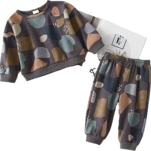 New toddler two piece warm-up suit 0-3 months